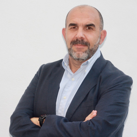 Nicolás Martín, director de Lufilsur, referente en distribución de lubricnates y filtros industriales